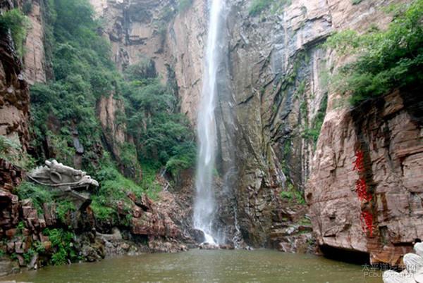 “太岁”究竟为何物？他的存在是不是违背了地球的生命规律？游戏画面
